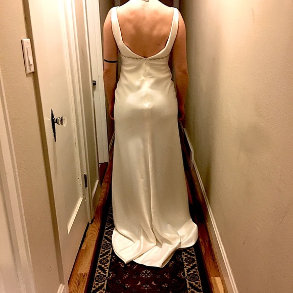 Simple, Stunning, Wedding Dress - Picture 2 of 8